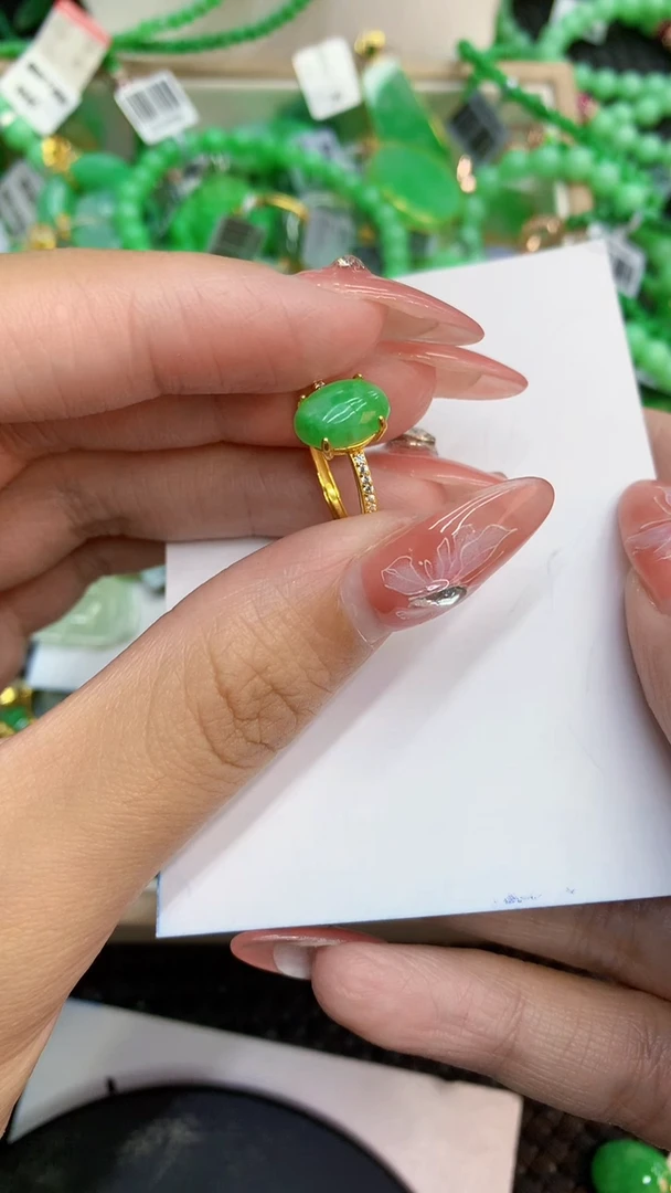 颈饰未镶嵌翡翠1