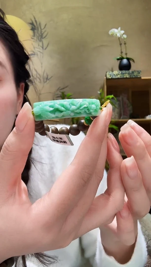 颈饰未镶嵌翡翠手牌