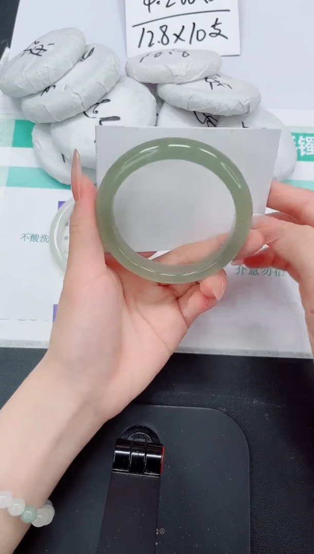 石英质玉手镯未镶嵌155-62.4