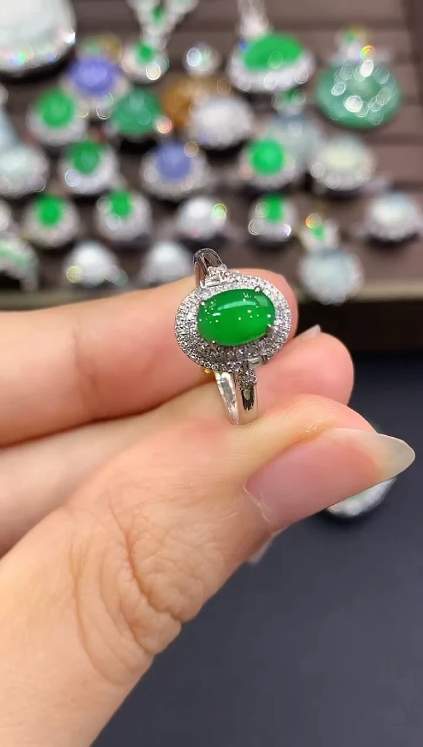 18K金镶嵌戒指翡翠B26