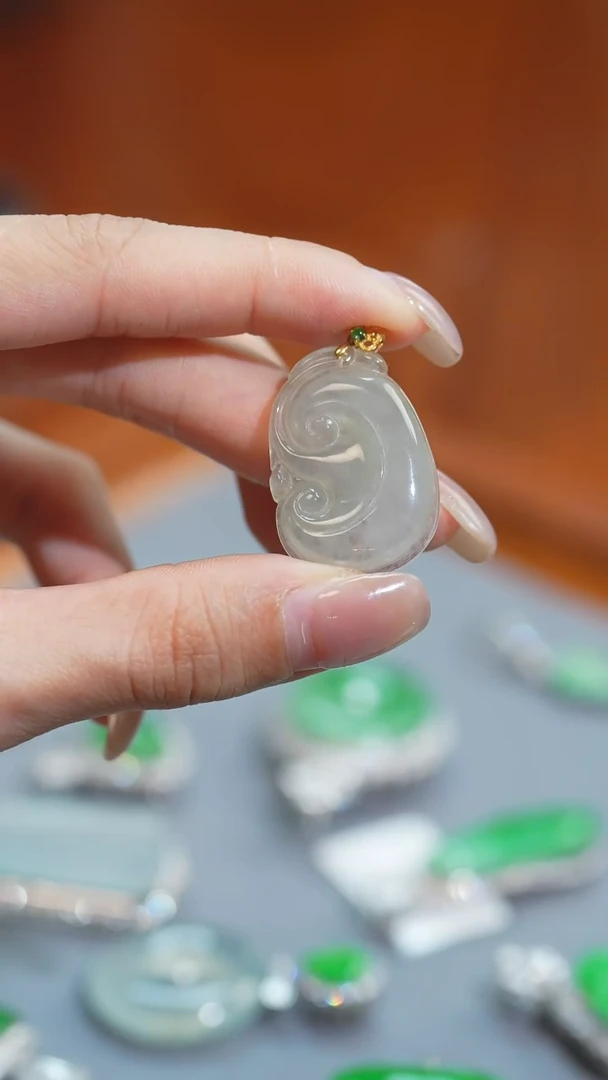 翡翠18K金镶嵌吊坠(不含链)天然A货翡翠
