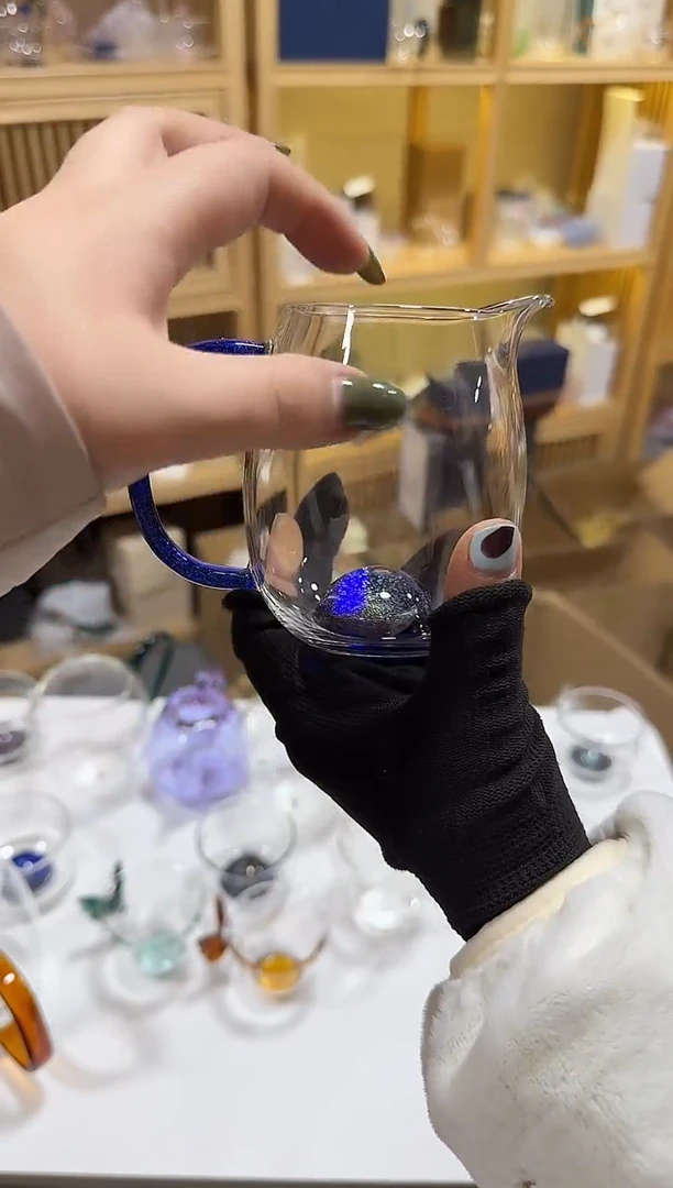 斑斓底珠诚然公道杯