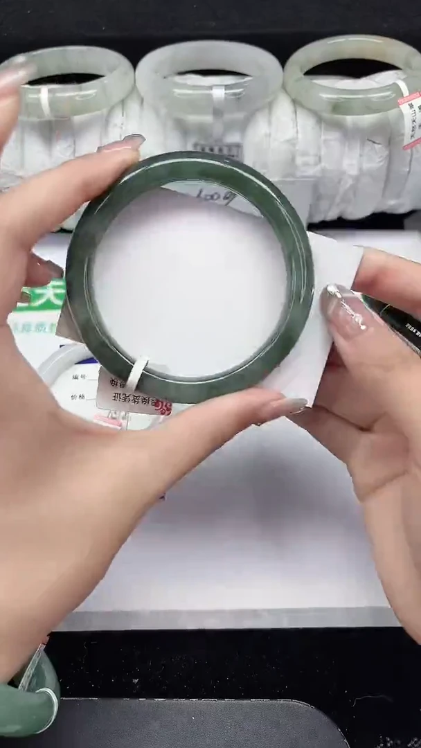 未镶嵌手镯石英质玉256-59/60