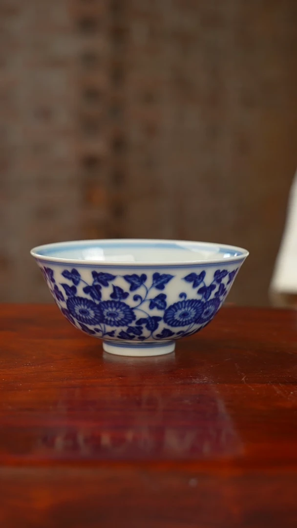祖传窑十二宫碗双菊纹