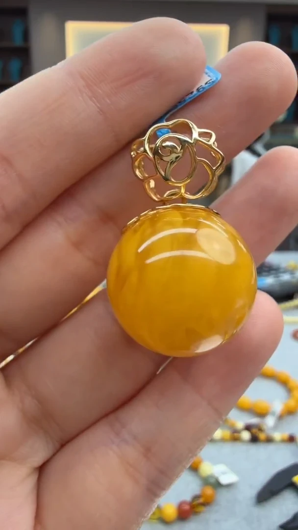 琥珀颈饰未镶嵌200秒拍号 假一罚三