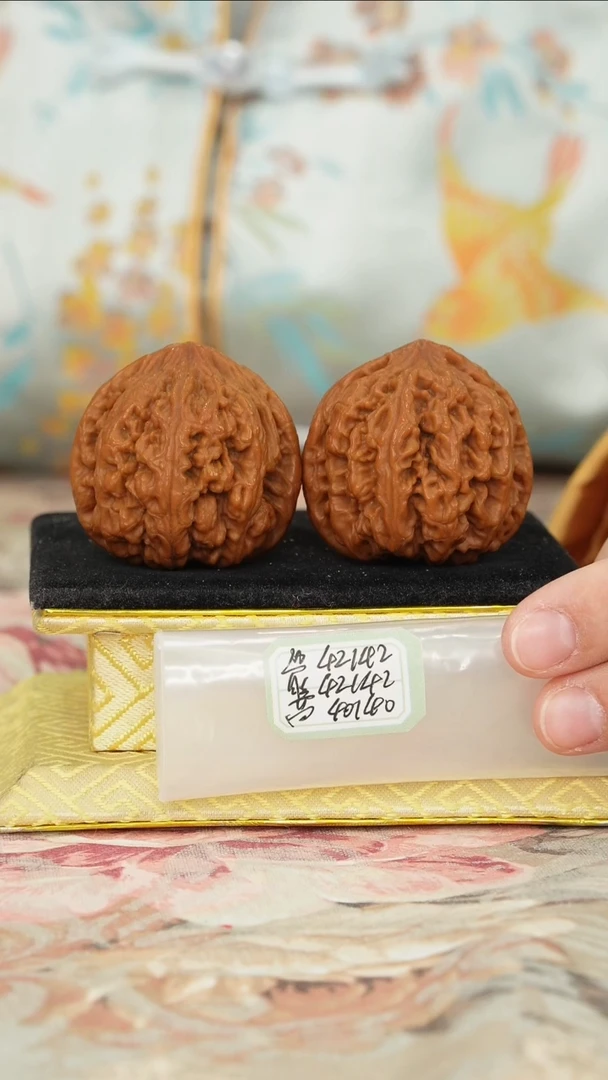 【闪购商品】文玩核桃把件非嫁接大粗筋