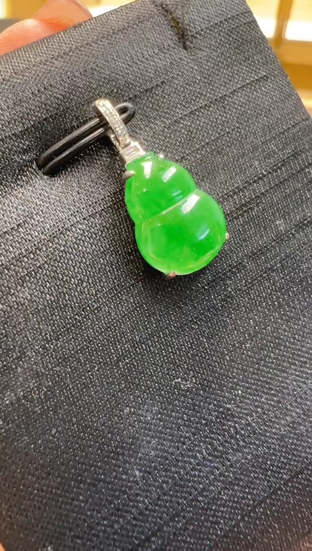 【闪购商品】翡翠吊坠(不含链)18K金镶嵌（小）多样性团购发一件