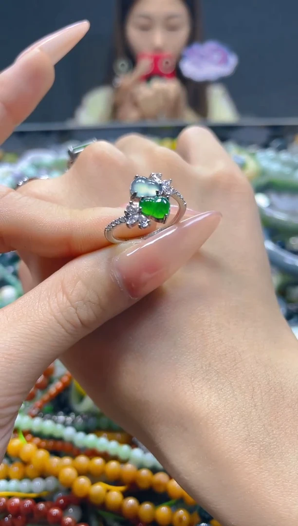 颈饰未镶嵌翡翠/V/翡翠A货，一件也是批发价