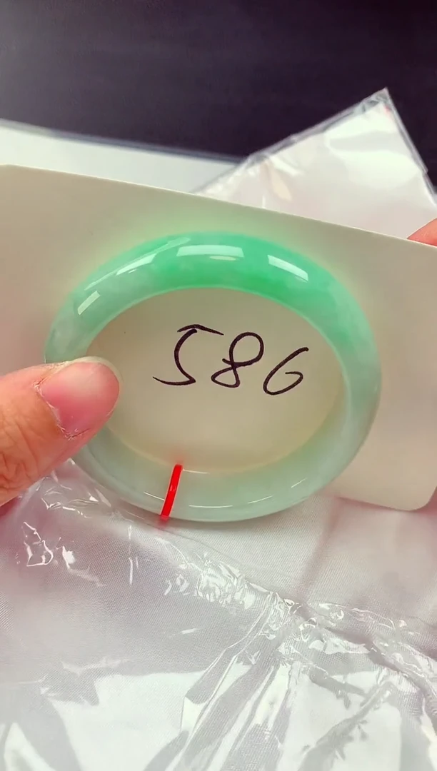 未镶嵌手镯翡翠翡翠手镯