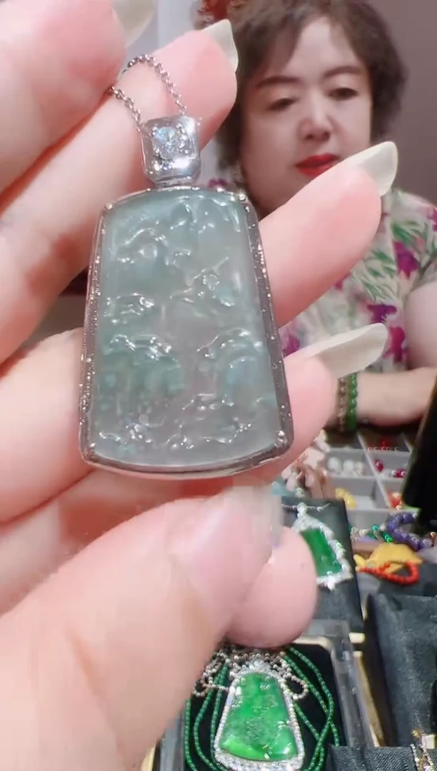 翡翠未镶嵌颈饰202572258