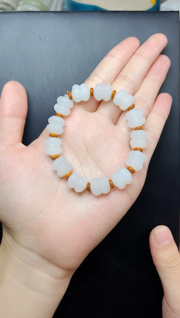 手串未镶嵌和田玉并蒂莲手串06