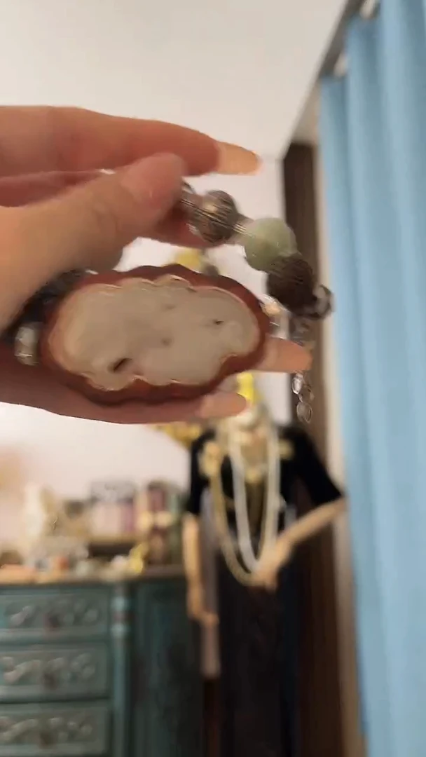 翡翠未镶嵌颈饰青**染翡翠B575