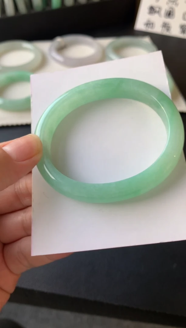 未镶嵌手镯翡翠54.6贵妃