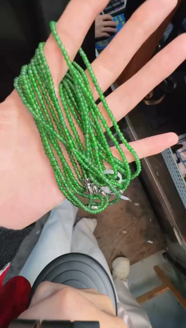 未镶嵌定制翡翠A货有轻微色差属于正常现象，珠链多样性发货1