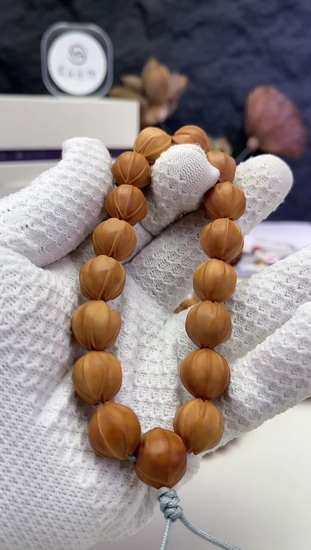 吊坠猴头核桃雕刻橄榄核