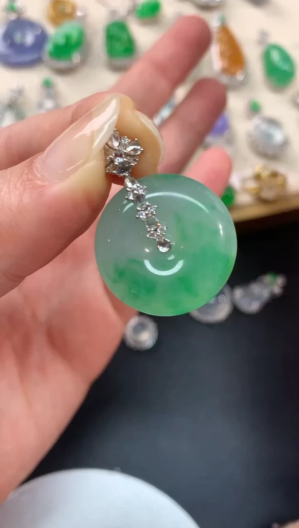 【闪购商品】翡翠吊坠(不含链)18K金镶嵌平安扣A22|18000