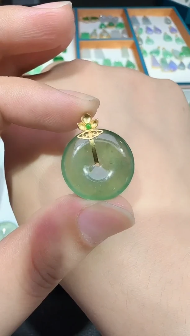 翡翠18K金镶嵌颈饰250601260