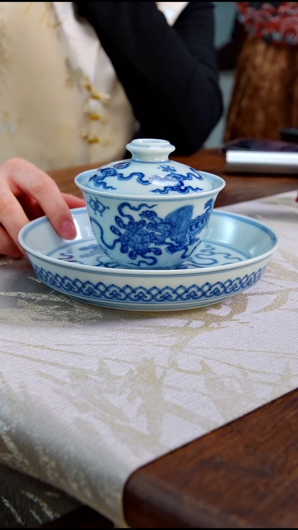 【闪购商品】宣和窑青花狮子滚绣球盖碗+狮子滚绣球壶承