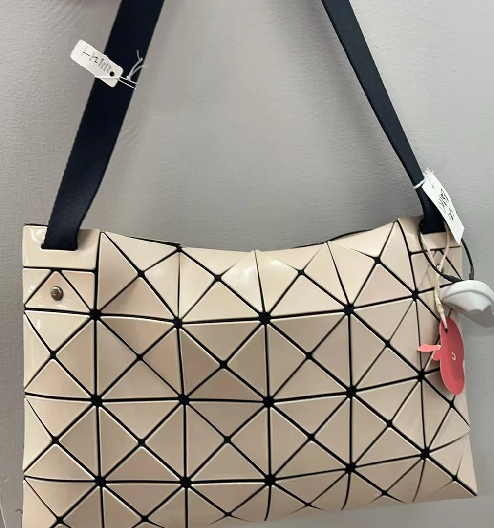 Issey Miyake/三宅一生 单肩包 单肩hobo jm7677/2601