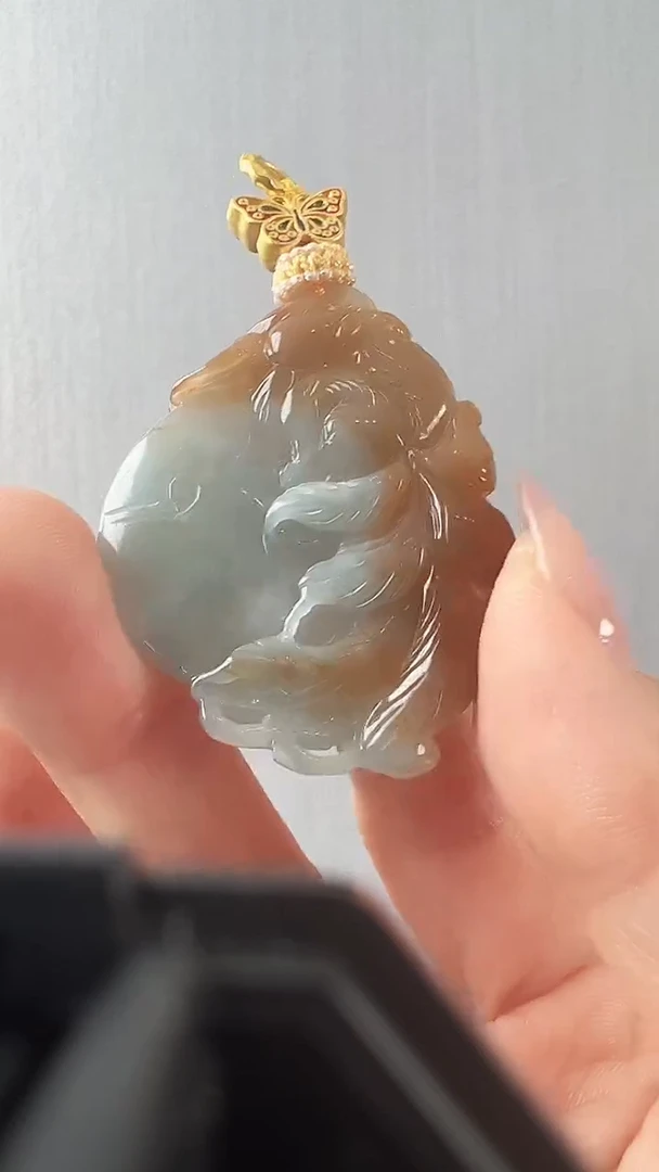 颈饰未镶嵌翡翠九尾狐