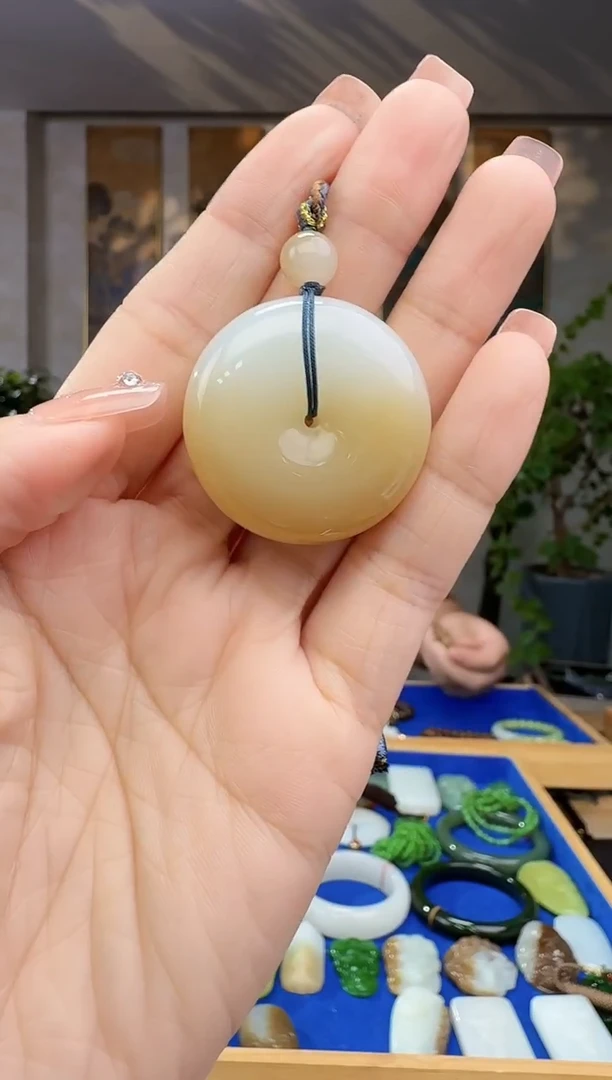 未镶嵌和田玉挂件拍一发一