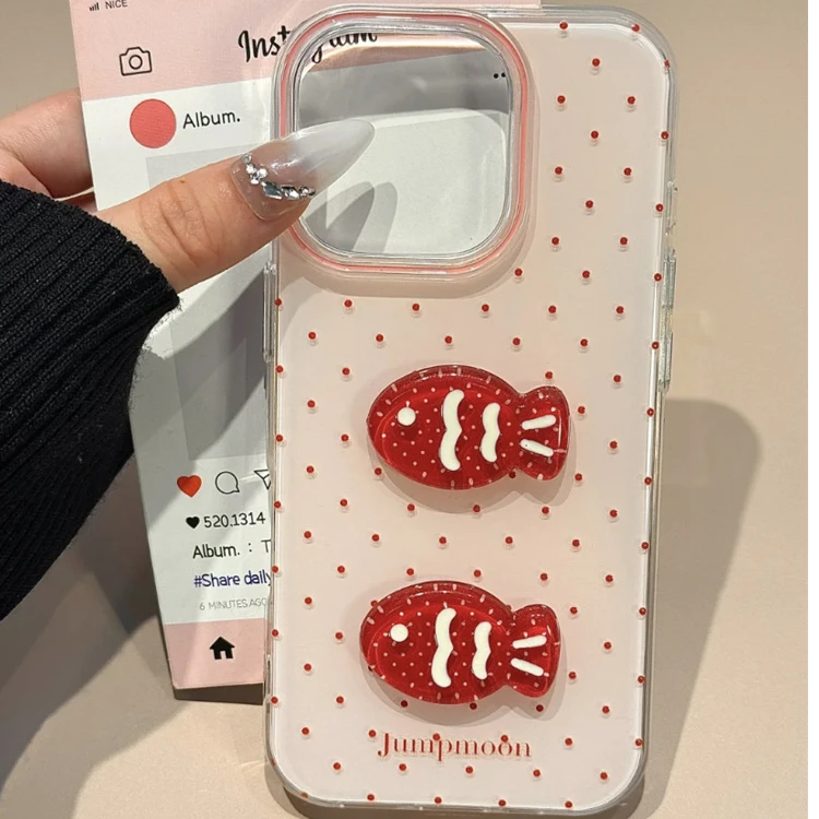 ins可爱满屏红波点小鱼适用iPhone16promax手机壳15pro简约14趣味