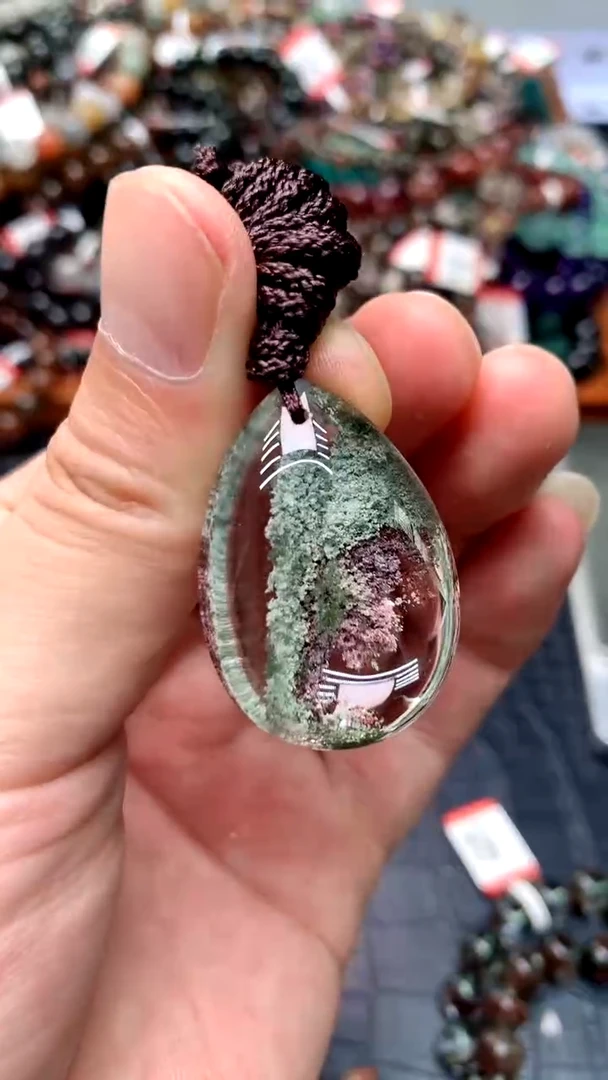 未镶嵌吊坠(赠链)水晶32