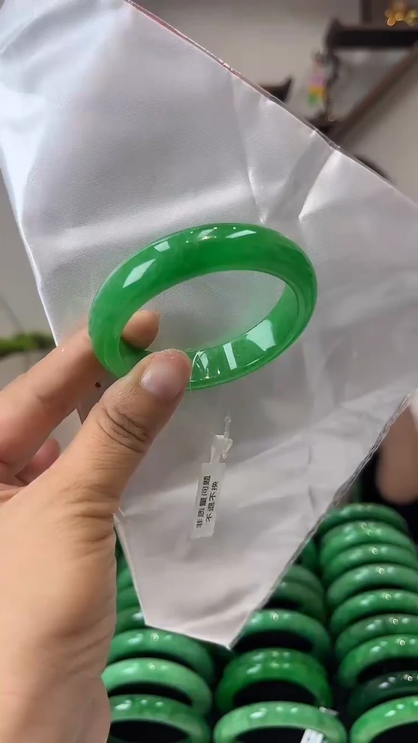 【闪购商品】砖雕闪31 圈口52.2 独货手镯