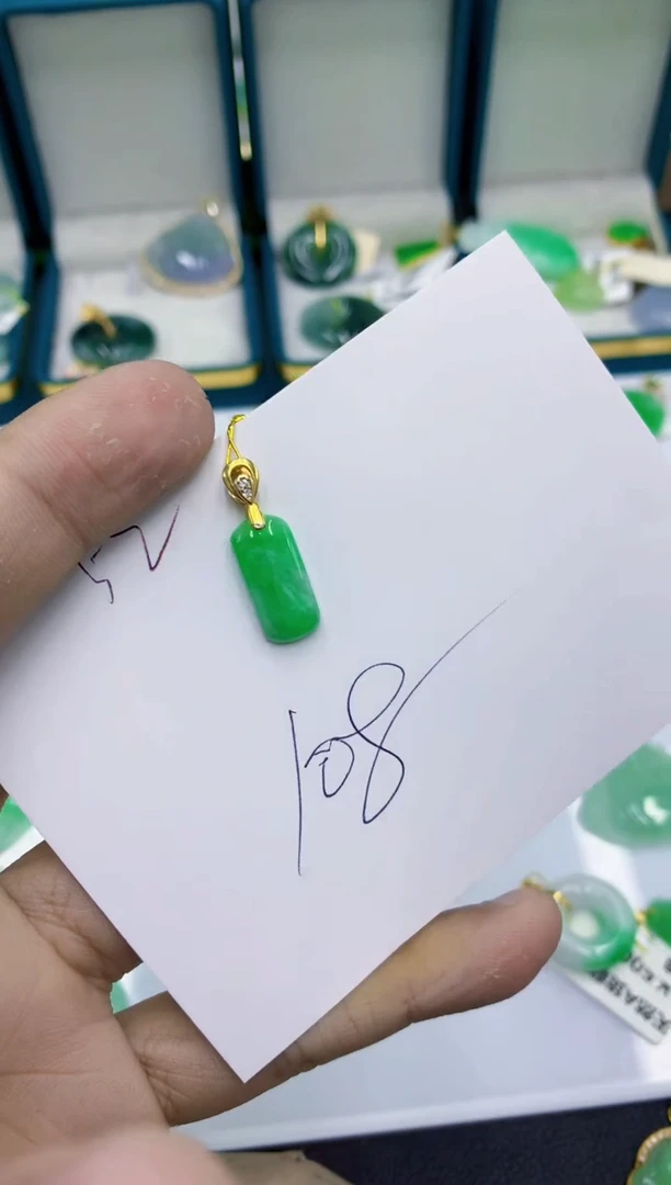 颈饰未镶嵌翡翠11111111