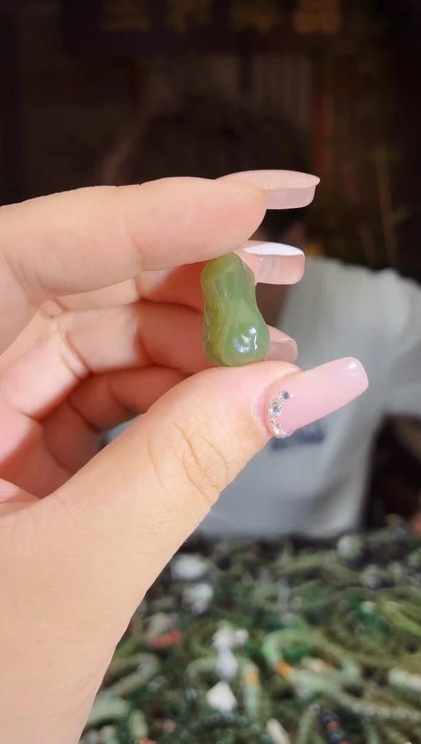 和田玉未镶嵌颈饰拍一发一