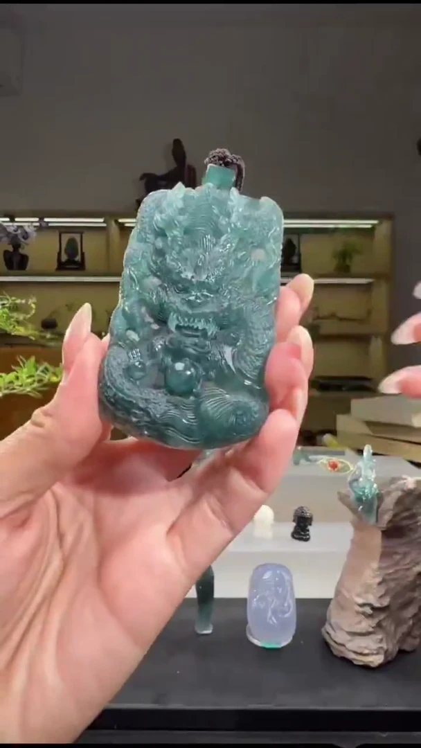 吊坠(不含链)未镶嵌翡翠龙牌