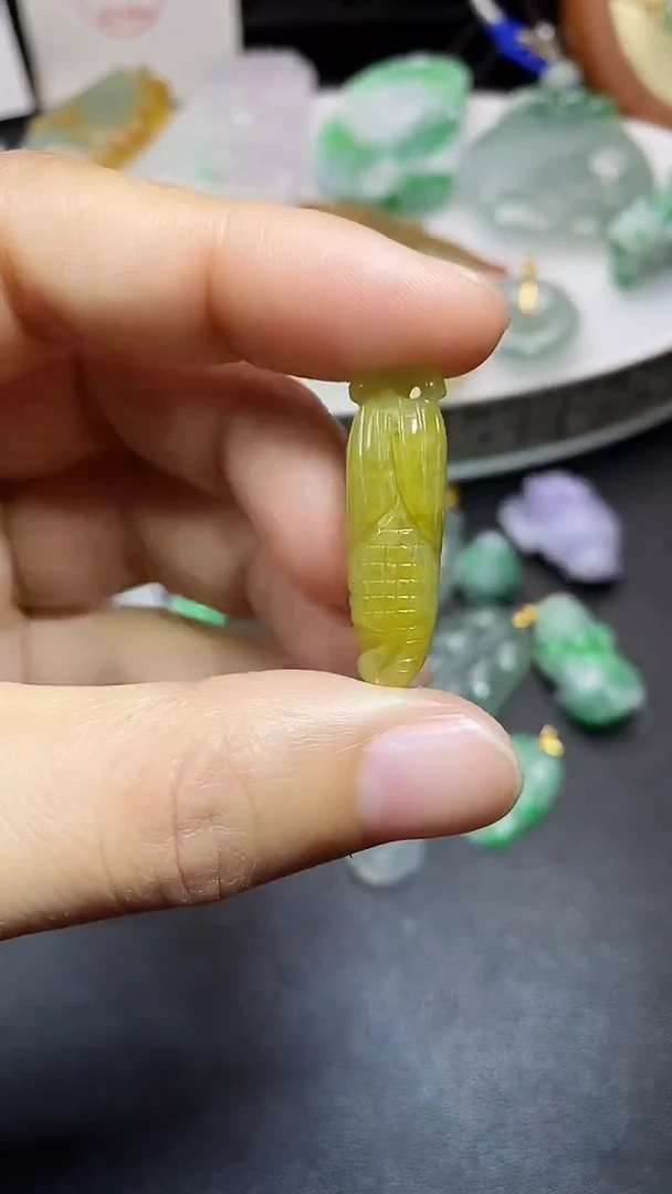 颈饰未镶嵌翡翠吊坠