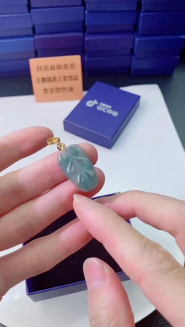 翡翠未镶嵌颈饰1111111111