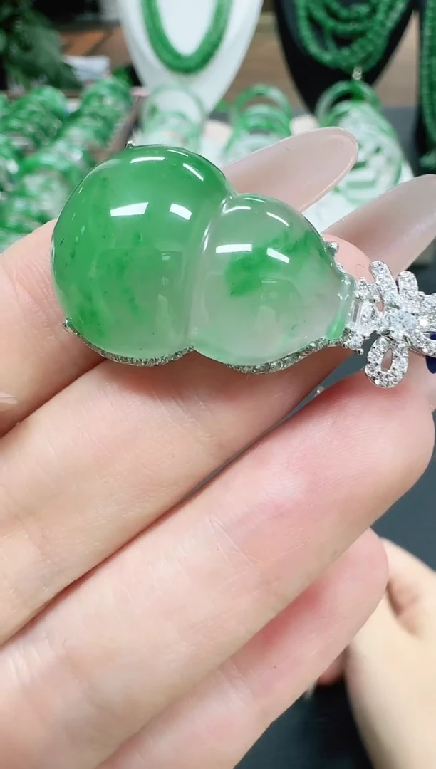 未镶嵌1石英质玉（非洲翠）/3775