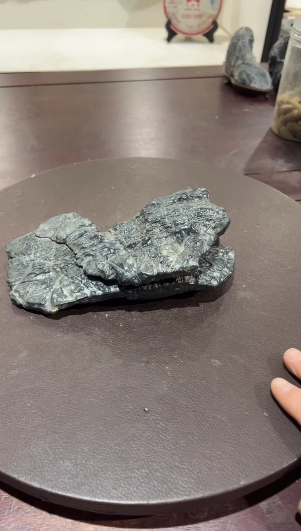 碎*人意境典雅砚台烟缸摆件