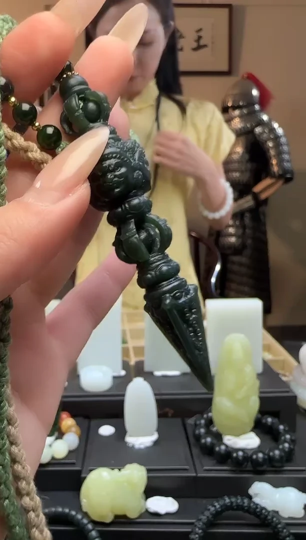 【闪购商品】和田玉青玉金刚杵未镶嵌吊坠