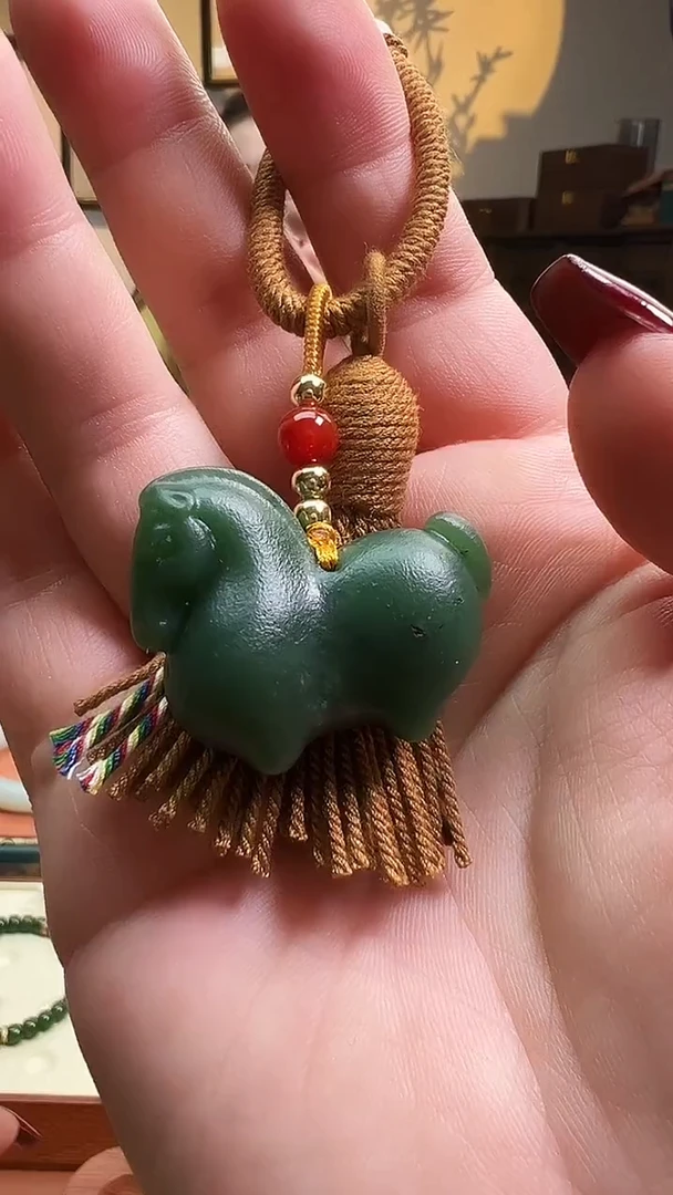 未镶嵌和田玉包链天然保真34*25*14mm左右加碧唐马