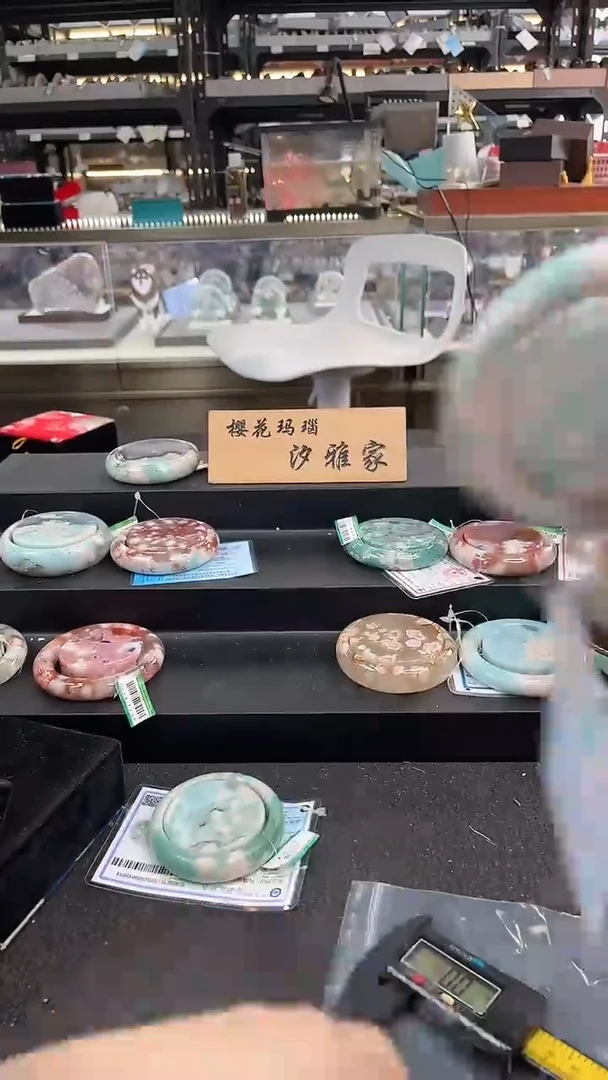 未镶嵌手镯石英质玉六*六圈口（赠品镯心）