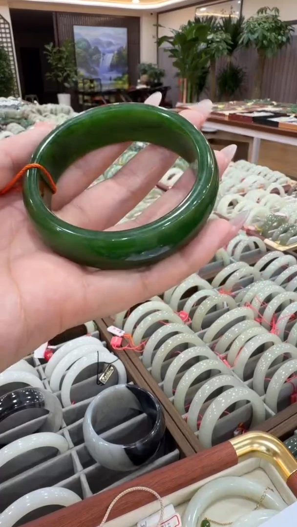 颈饰未镶嵌和田玉手镯58