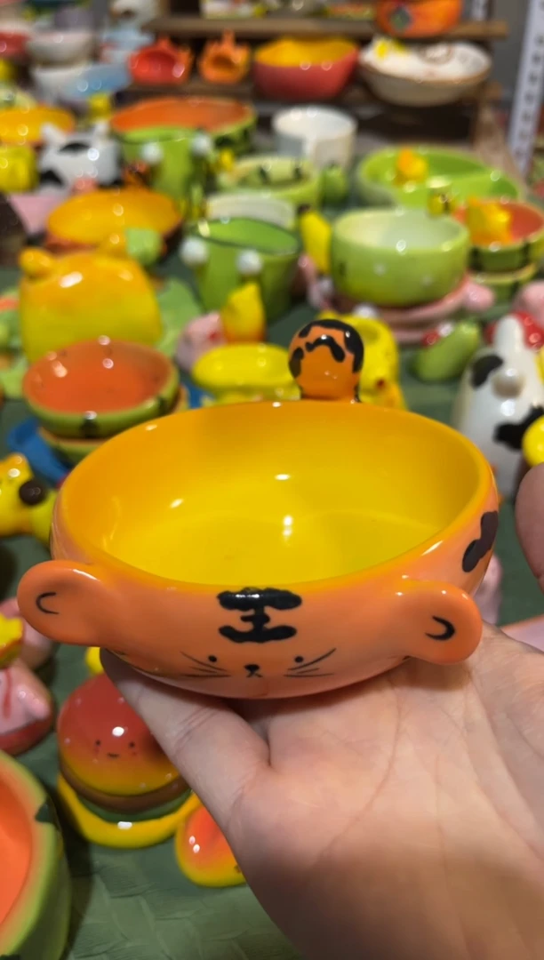 44手绘釉下彩微瑕陶瓷