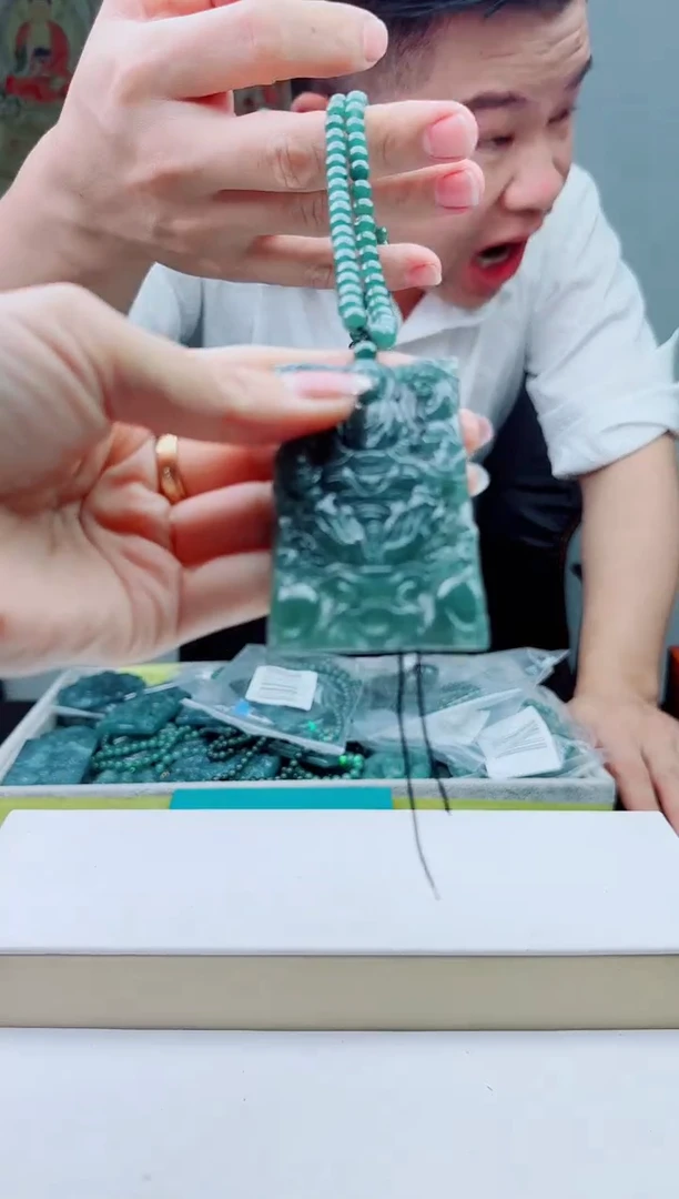 颈饰未镶嵌翡翠多样性发其一