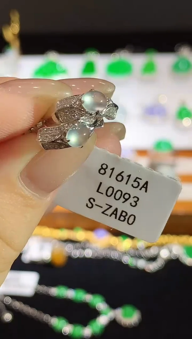翡翠18K金镶嵌耳饰L0093多样性发其一