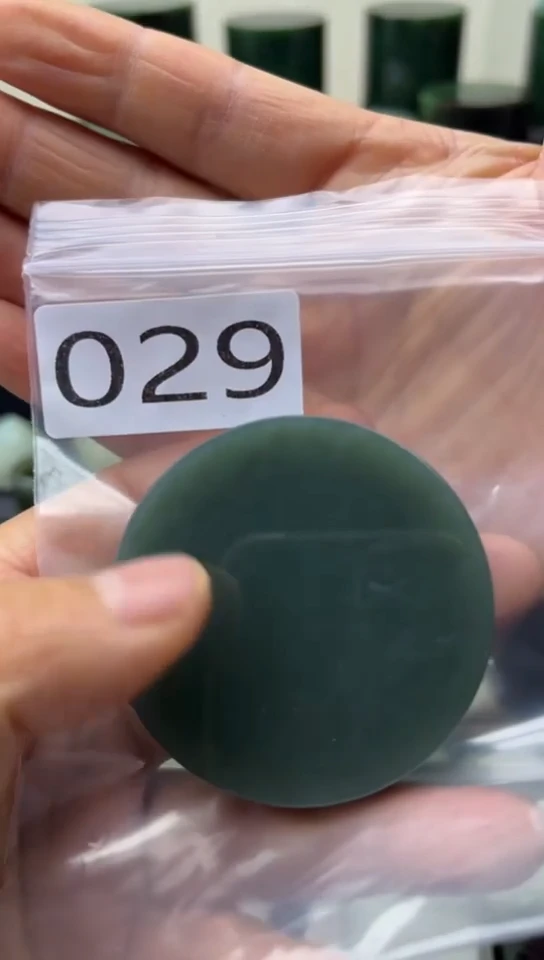 未镶嵌和田玉珠宝半成品镯芯