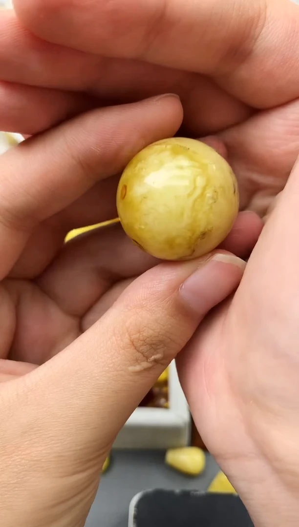 未镶嵌琥珀珠宝奇石102