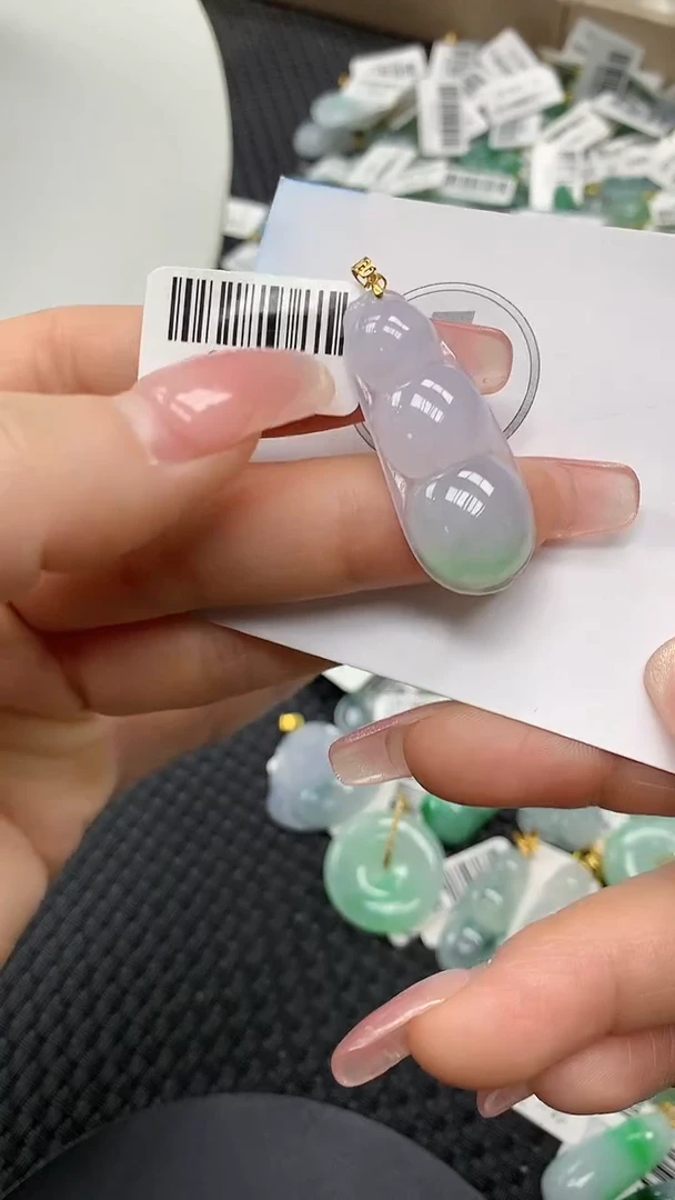 颈饰18K金镶嵌翡翠a货支持复检百元以上9元证书费自理