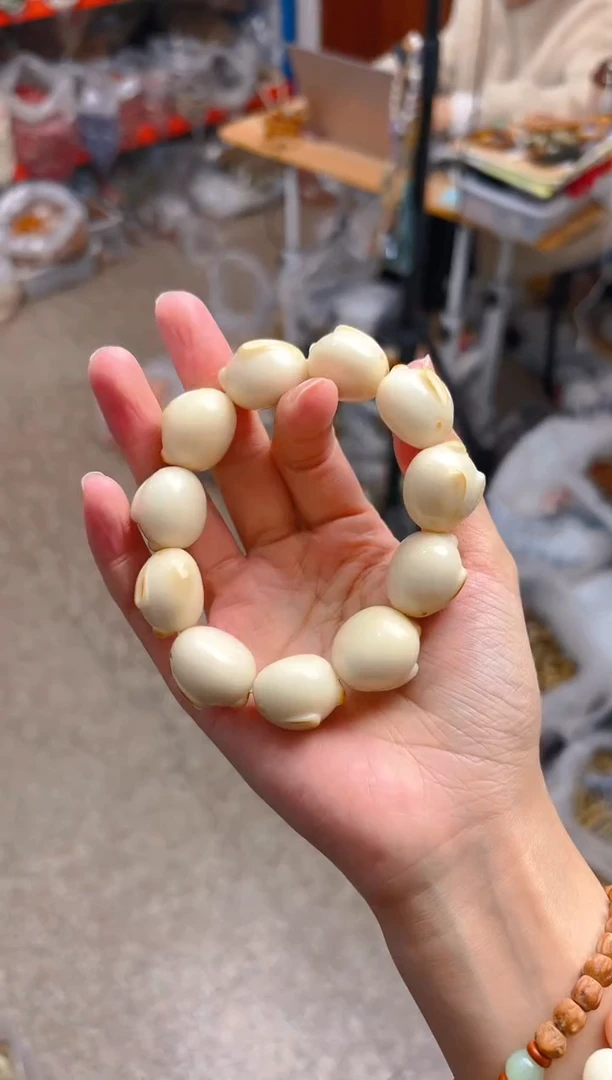 吊坠菩提根/象牙果馒头兔单圈手串