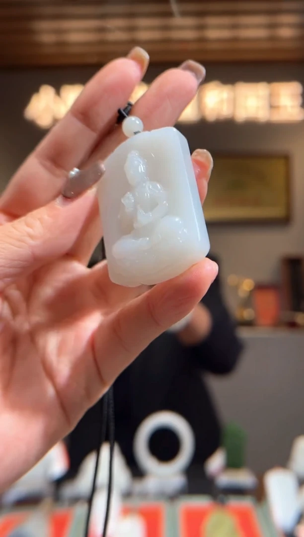 颈饰未镶嵌和田玉1J