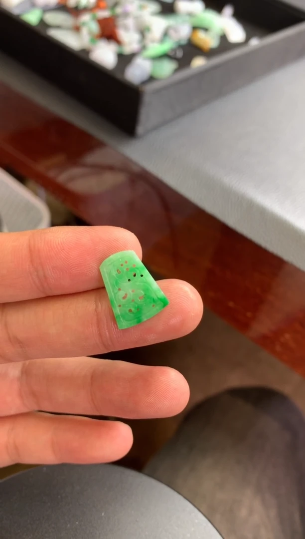 【闪购商品】定制翡翠未镶嵌翡翠