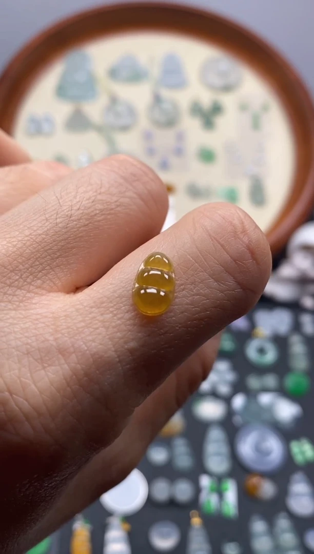 颈饰未镶嵌翡翠黄翡豆子/芬