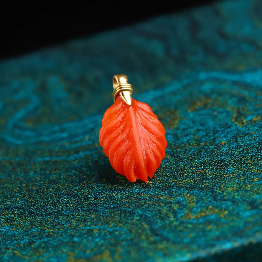 台前幕后出品精品原矿瓦西南红雕刻羽毛